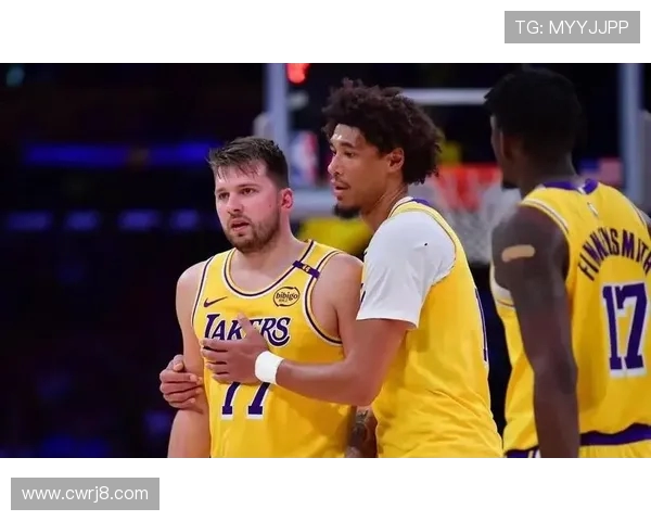 原创湖人惨败太阳！输球不外乎两个原因，东契奇一节狂轰20分却成空砍